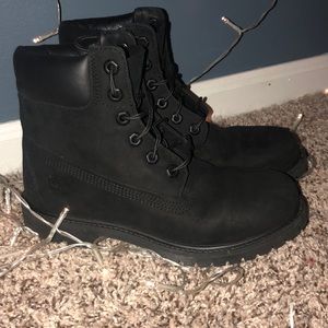 Woman’s Black Timberland boots